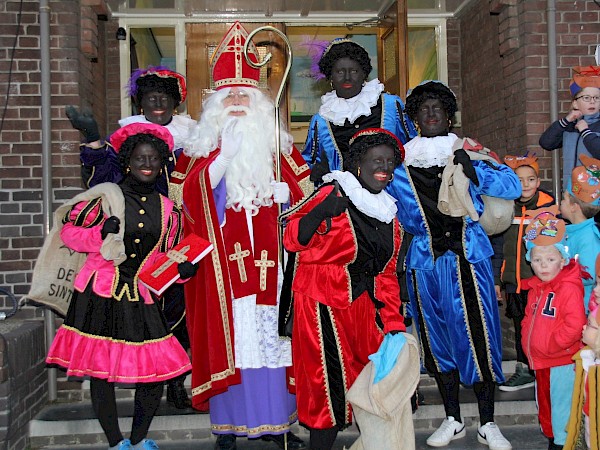 Bezoek van Sint en zijn Pieten aan SmdB Het Kompas